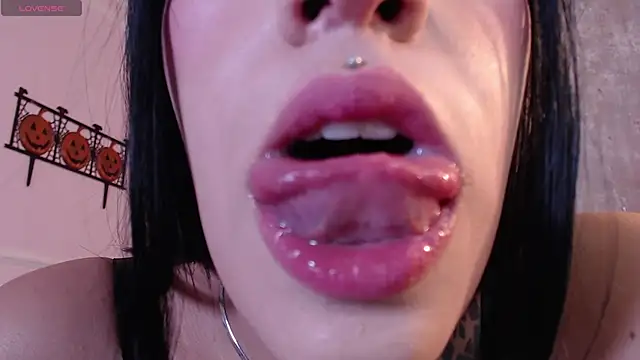 cattleya jensen  online show from 10/14/25, 01:23