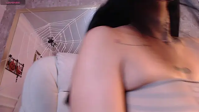 cattleya jensen  online show from 10/25/25, 02:02