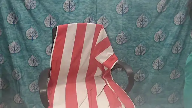 Sophia your online show from 10/10/25, 04:55