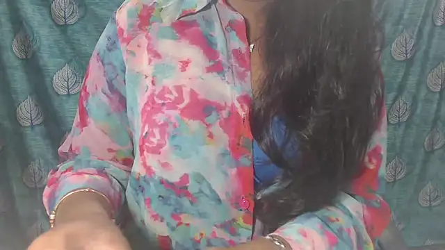 Sophia your online show from 12/16/25, 04:50