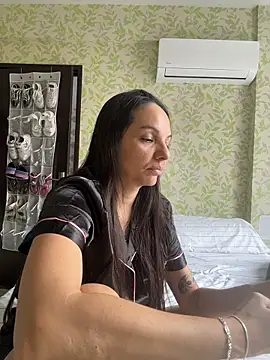 Snapshot of samilux5 chatting on 05/20/26, 04:35 samilux5 online show from 05/20/26, 04:35