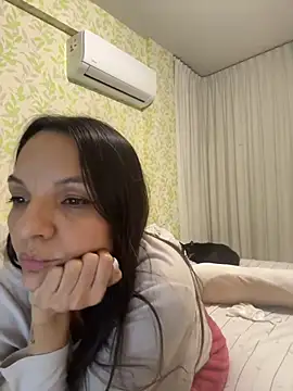 Snapshot of samilux5 chatting on 05/29/26, 02:42 samilux5 online show from 05/29/26, 02:42
