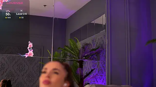 Snapshot of EsmeAinsley chatting on 12/21/24, 03:25 EsmeAinsley online show from 12/21/24, 03:25