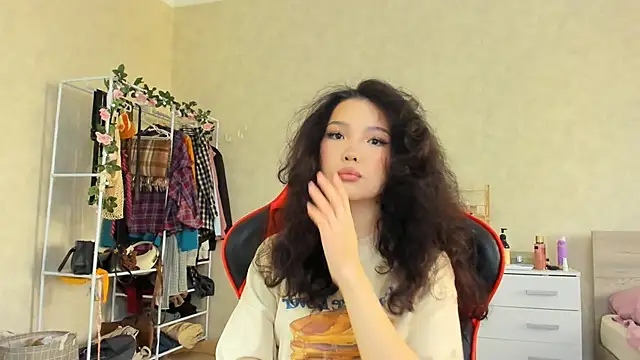 Snapshot of wastforu chatting on 10/17/25, 06:27 wastforu online show from 10/17/25, 06:27