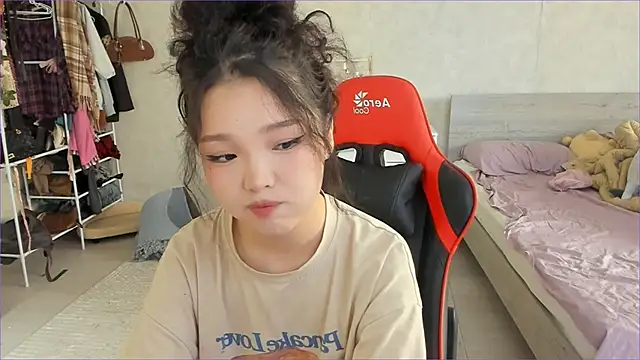 Snapshot of wastforu chatting on 11/19/25, 08:14 wastforu online show from 11/19/25, 08:14