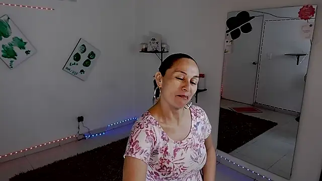 lollita 23  online show from 11/13/25, 08:19