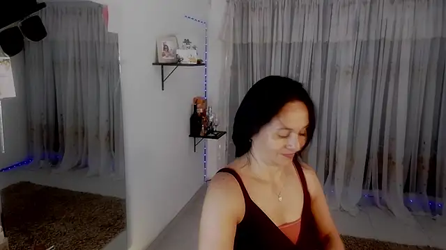 lollita 23  online show from 11/18/25, 08:24