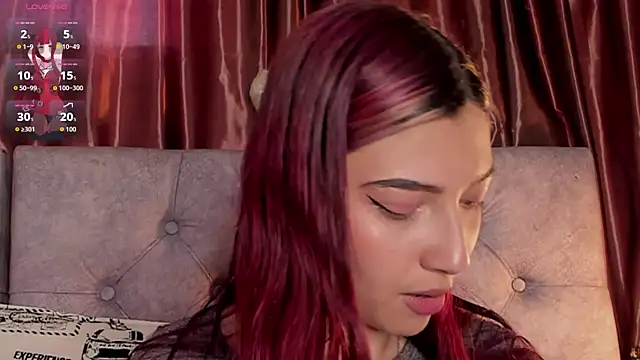 Snapshot of _Scarlett_01 chatting on 11/13/25, 04:17 Scarlett 01 online show from 11/13/25, 04:17