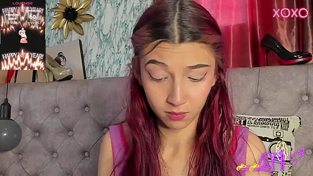 Snapshot of _Scarlett_01 chatting on 11/19/25, 02:28 Scarlett 01 online show from 11/19/25, 02:28