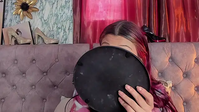 Snapshot of _Scarlett_01 chatting on 12/05/25, 02:03 Scarlett 01 online show from 12/05/25, 02:03