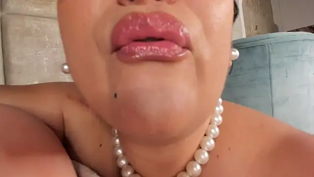 Victoria-Harper online show from 03/02/25, 10:16