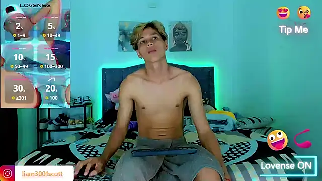 Liamscott  online show from 11/30/25, 06:01