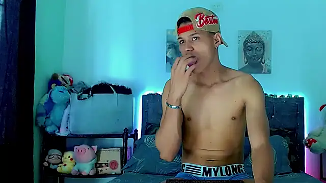 Liamscott  online show from 02/11/26, 03:17