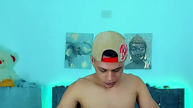 Liamscott  online show from 03/08/26, 09:51