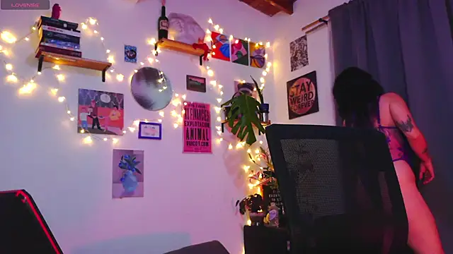 purple em69 online show from 01/03/25, 11:55