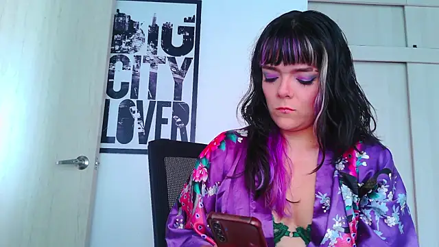 purple em69 online show from 09/16/25, 05:25