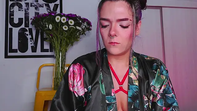 purple em69 online show from 10/15/25, 06:57