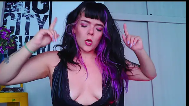 purple em69 online show from 02/25/26, 05:22