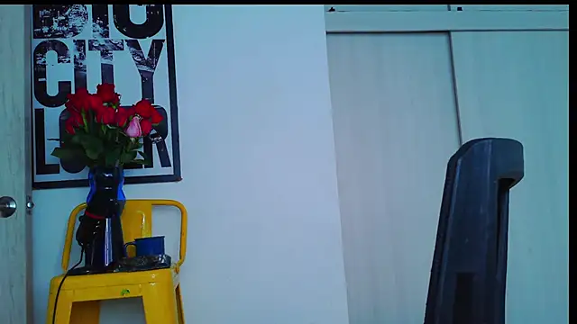 Snapshot of purple_em69 chatting on 04/15/26, 04:58 purple em69 online show from 04/15/26, 04:58