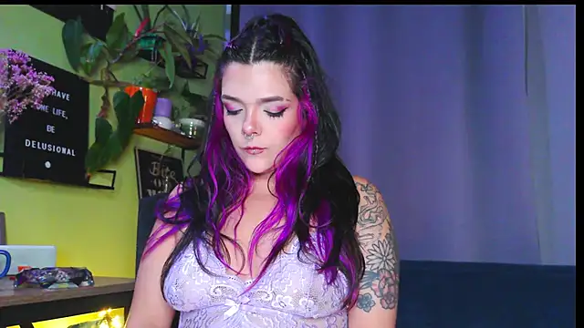 Snapshot of purple_em69 chatting on 04/30/26, 01:23 purple em69 online show from 04/30/26, 01:23
