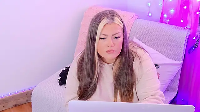 KikiBBW online show from 10/14/25, 02:18