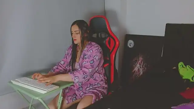 Snapshot of Noamartin_ chatting on 03/08/26, 12:19 Noamartin online show from 03/08/26, 12:19