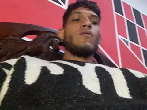 tanned boy online show from 08/04/26, 03:03
