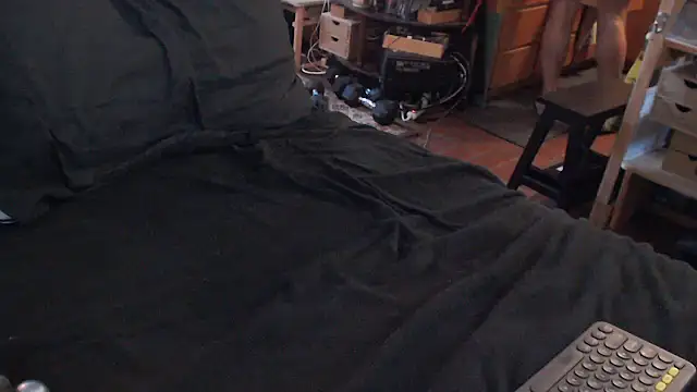 Snapshot of Dark_Asteroid chatting on 12/20/25, 08:05 Dark Asteroid online show from 12/20/25, 08:05