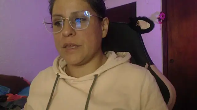 LucifernandaSw online show from 02/12/26, 04:40