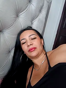 Snapshot of greicyass chatting on 09/26/25, 03:27 greicyass online show from 09/26/25, 03:27