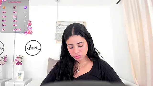 emma castilloo online show from 12/11/24, 01:47