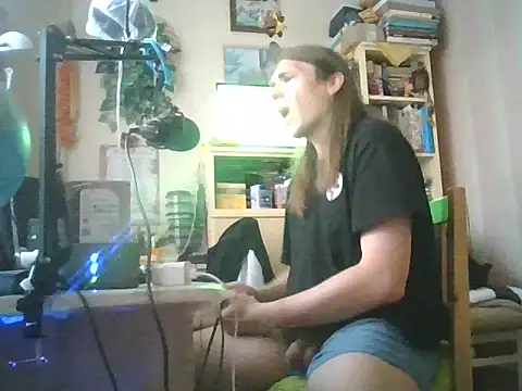 Snapshot of Davideksexy chatting on 06/01/26, 06:31 Davideksexy online show from 06/01/26, 06:31