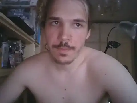 Snapshot of Davideksexy chatting on 08/03/26, 06:33 Davideksexy online show from 08/03/26, 06:33