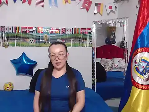 Snapshot of Angela_18honey chatting on 06/21/26, 03:20 Angela 18honey online show from 06/21/26, 03:20