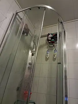 Snapshot of Machoviking1 chatting on 09/17/25, 06:26 Machoviking1 online show from 09/17/25, 06:26