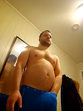 Snapshot of Machoviking1 chatting on 11/06/25, 11:00 Machoviking1 online show from 11/06/25, 11:00