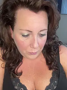 xsexycurvymilf online show from 12/13/24, 12:06