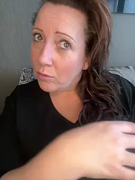 xsexycurvymilf online show from 02/05/25, 09:57