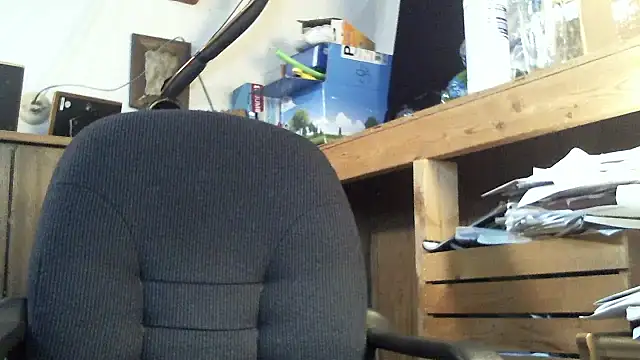 Snapshot of handsomeguy0729 chatting on 10/17/25, 11:51 handsomeguy0729 online show from 10/17/25, 11:51