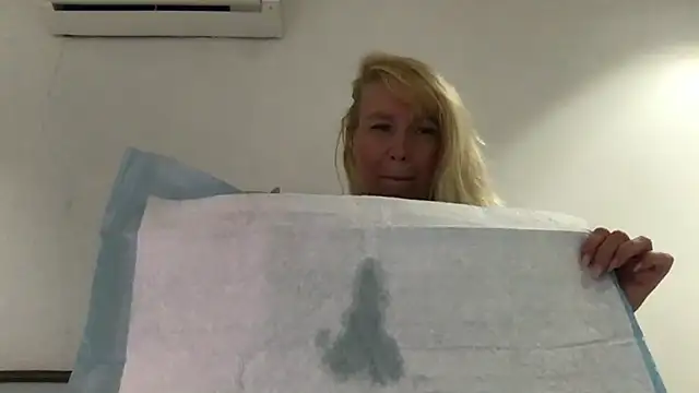 EmmaInLove23 online show from 03/04/25, 05:11