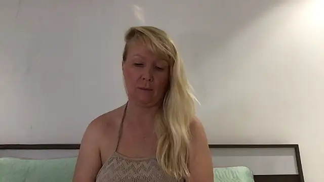 EmmaInLove23 online show from 03/11/25, 03:26