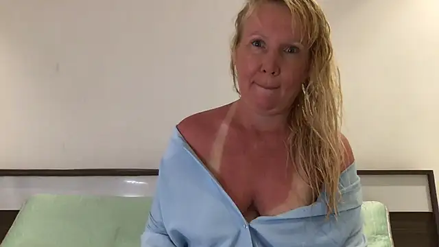 EmmaInLove23 online show from 03/15/25, 08:37