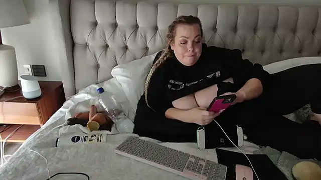 Snapshot of Beauty4AGent chatting on 12/06/24, 07:56 Beauty4AGent online show from 12/06/24, 07:56