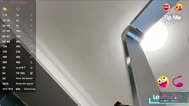 Snapshot of vyizh- chatting on 04/15/26, 07:59 vyizh- online show from 04/15/26, 07:59