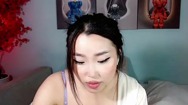 Snapshot of ichiben chatting on 01/10/25, 05:02 ichiben online show from 01/10/25, 05:02