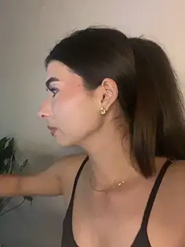 Snapshot of Coralinee_01 chatting on 03/12/26, 12:17 Coralinee 01 online show from 03/12/26, 12:17