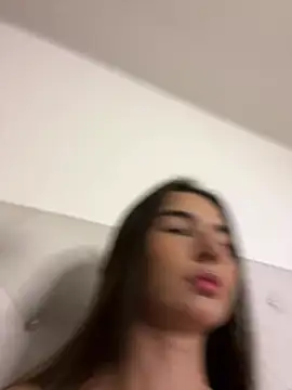 Snapshot of Coralinee_01 chatting on 04/19/26, 08:44 Coralinee 01 online show from 04/19/26, 08:44