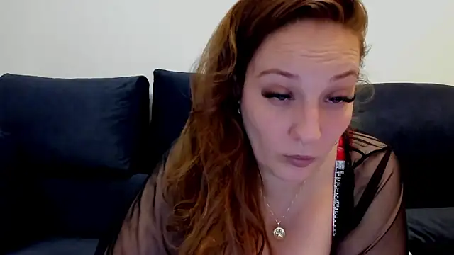 Snapshot of VanessaSquirtt chatting on 12/24/24, 04:11 VanessaSquirtt online show from 12/24/24, 04:11