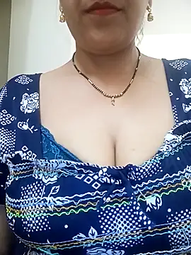 Hot-Shivani online show from 05/17/26, 07:21