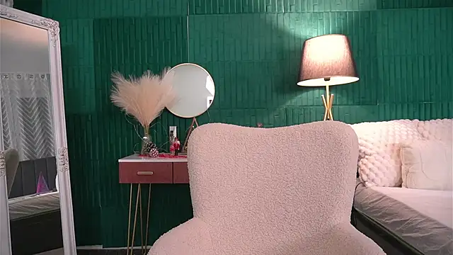 HaileyMoonn online show from 12/17/25, 04:18